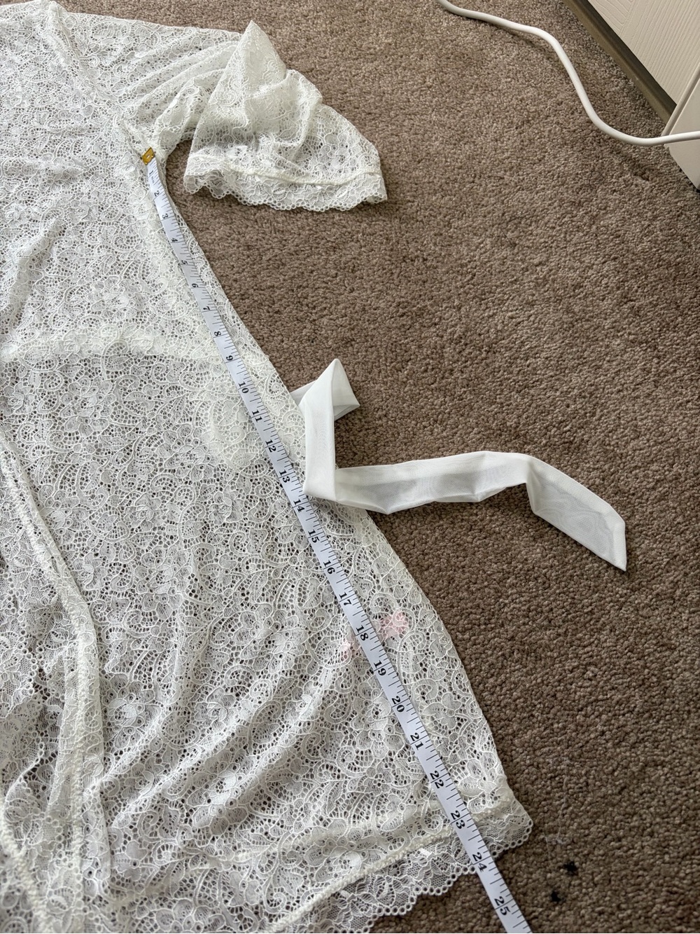 🦋 LA VIE EN ROSE - White Robe - Size Medium - Picture 8 of 8